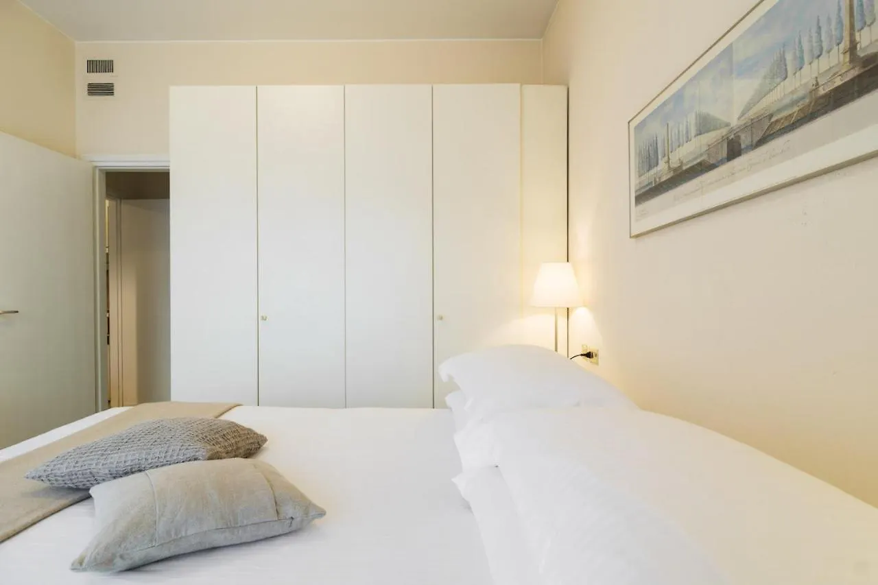 Contempora Apartments - Elvezia 8 - E24 Mediolan 0*,  Włochy